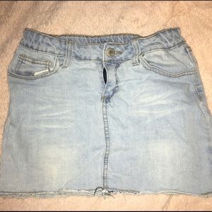 Light wash jean skirt💕